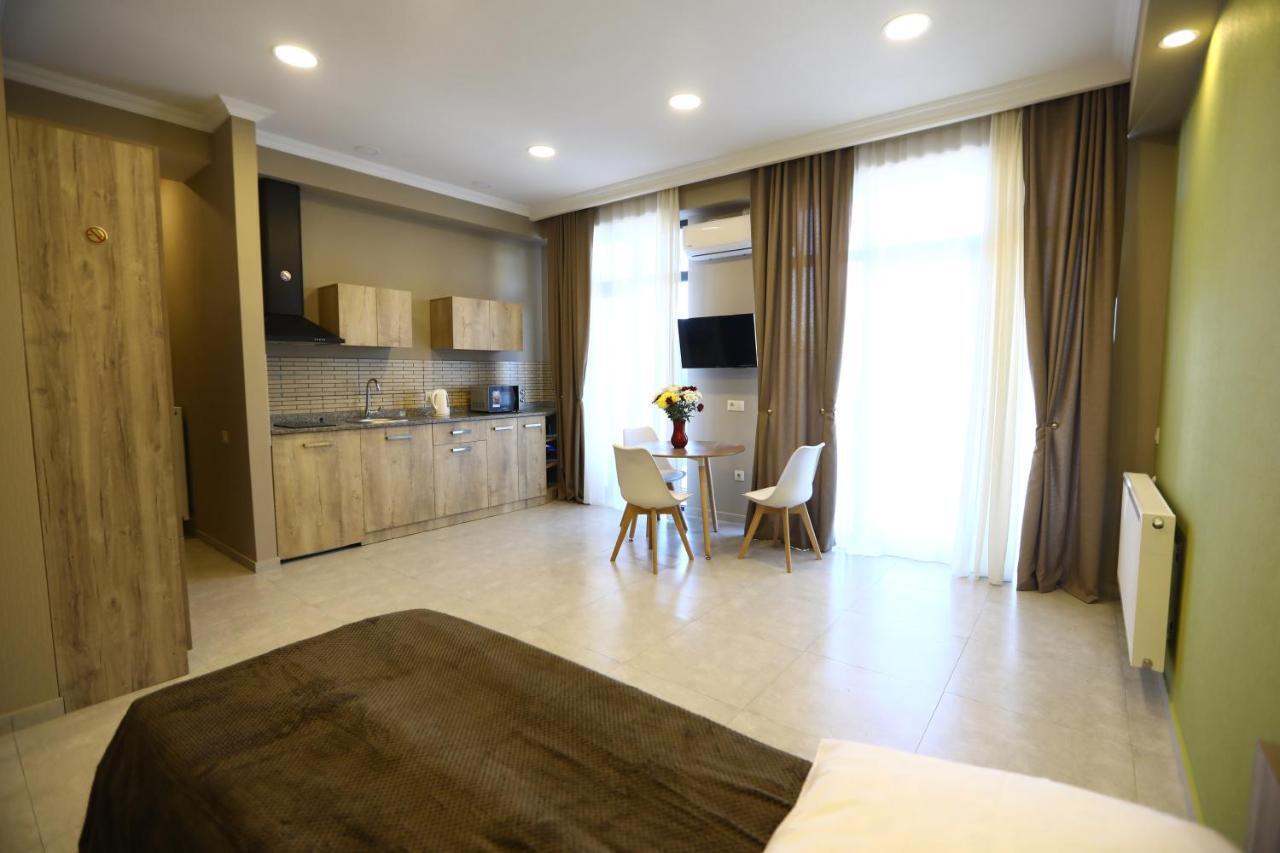 Brick House II Apartment Tbilisi Bagian luar foto