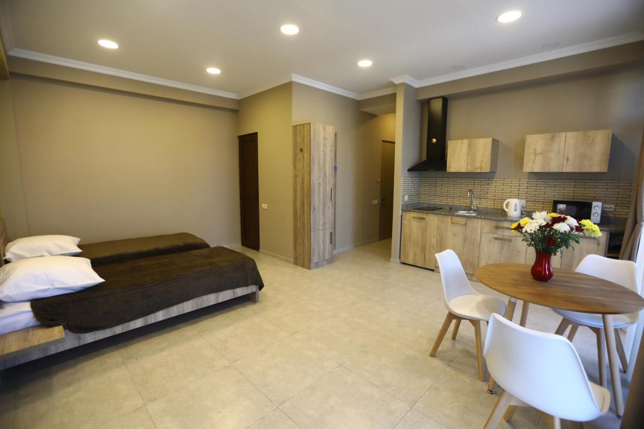 Brick House II Apartment Tbilisi Bagian luar foto