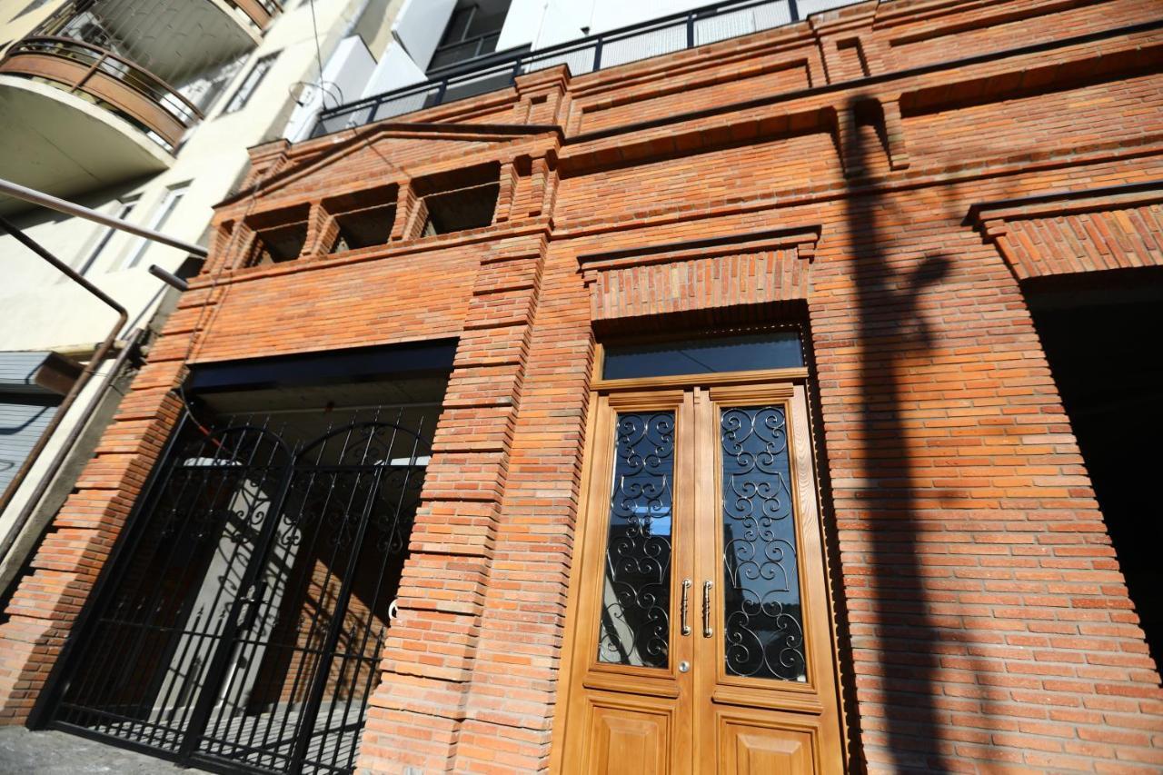 Brick House II Apartment Tbilisi Bagian luar foto
